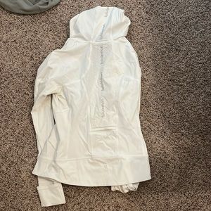 white lululemon jacket NO ZIPPER!